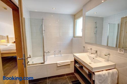 Hotel City - Taesch
