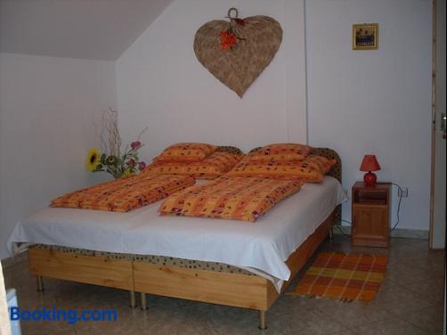 Éden Vendégház - Miskolc Tapolca - Bed