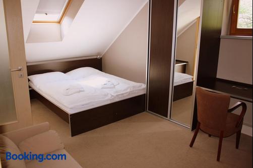Penzion a Polocafe U Lavky - Chrudim - Bedroom