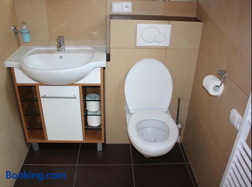 Penzion a Polocafe U Lavky - Chrudim - Bathroom