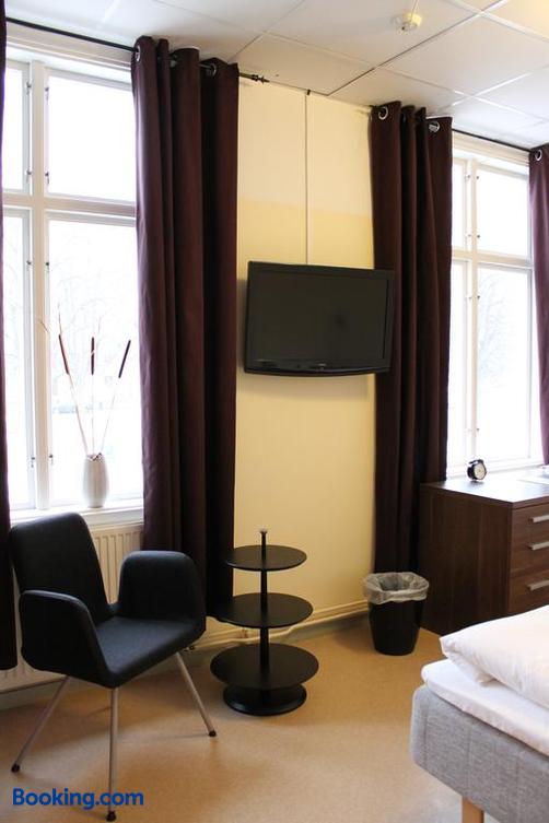 Hotell Lilla Station - Köping - Bedroom