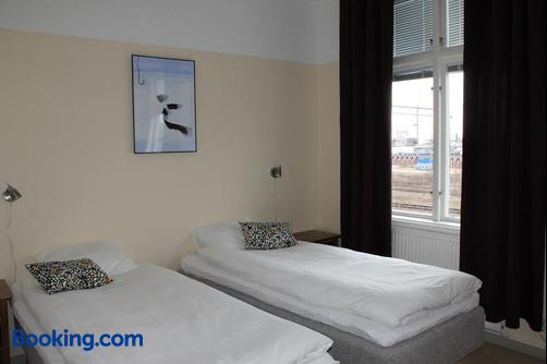 Hotell Lilla Station - Köping - Bed