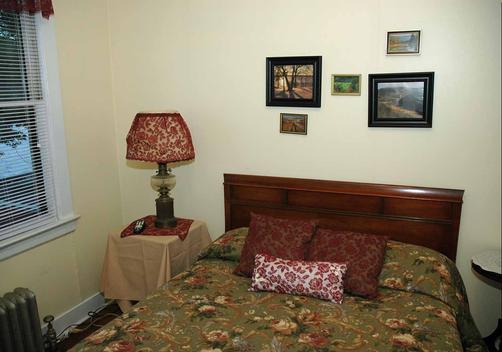 New Continental Hotel - Greenwood Lake