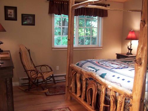 A Hidden Haven & Water Garden Cottages - Port Angeles - Bedroom