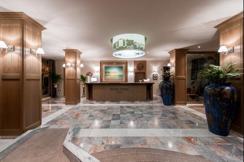 Piran - Piran - Front desk