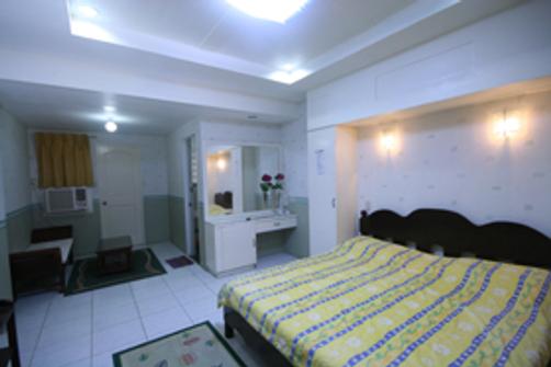 Villa Blanca Hotel - Tuguegarao City - Bedroom