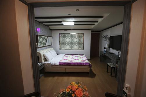 Goodstay Lynn House Hotel - Jeonju - Bedroom