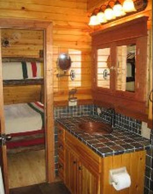 High Prairie Lodge - Whitewood - Bathroom