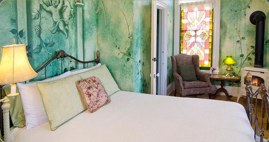 Bird House Inn & Gardens - Excelsior - Bedroom