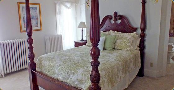 Bird House Inn & Gardens - Excelsior - Bedroom