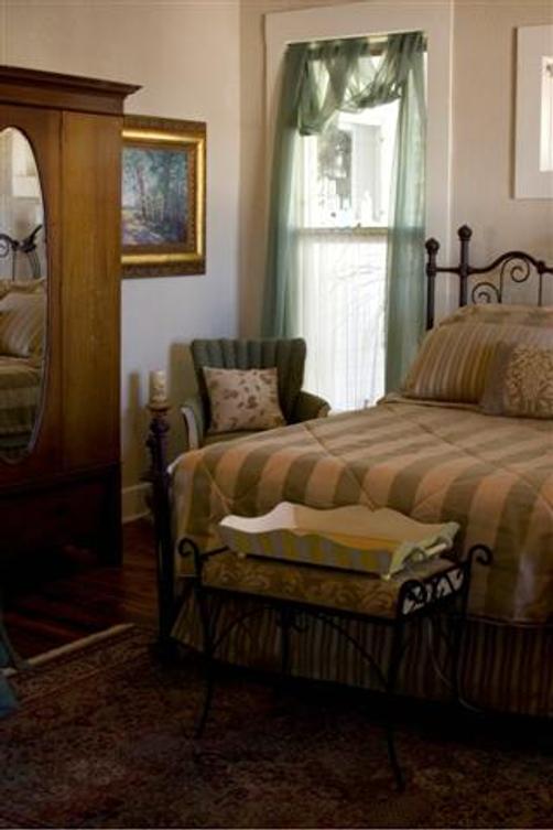 Artists' Inn and Cottages - French Lick - Bedroom