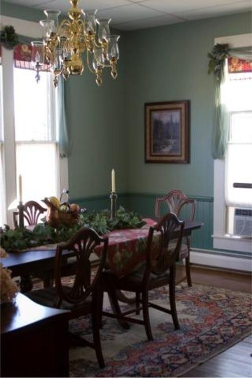 Artists' Inn and Cottages - French Lick - Living room