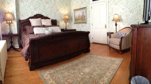 The Patriot House Bed & Breakfast - Annville