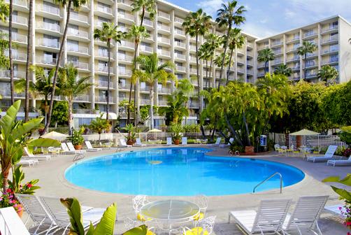 Town and Country Resort - San Diego - Building