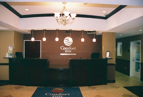 Comfort Inn - Olathe - Front desk