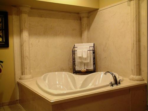 Best Western Plus Monica Royale Inn & Suites - Greenville - Bathroom