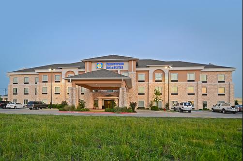 Best Western Plus Christopher Inn & Suites - Forney - Building