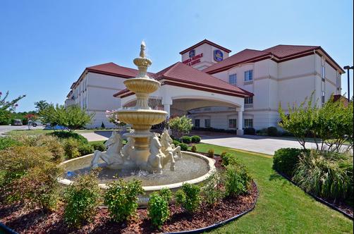 Best Western Plus Monica Royale Inn & Suites - Greenville - Building