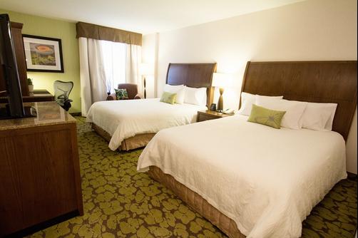 Hilton Garden Inn Saskatoon Downtown - Saskatoon - Bedroom