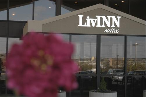 LivINN Hotel Cincinnati North / Sharonville - Sharonville - Building