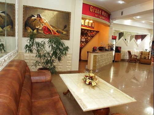 Grand Hotel - Bishkek - Front desk
