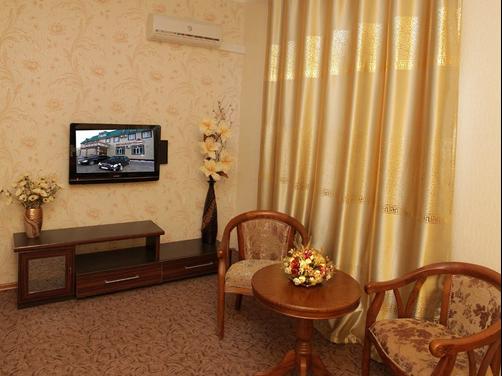 Grand Hotel - Bishkek - Living room