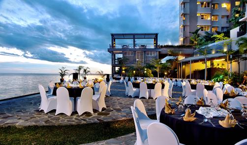 Aston Balikpapan Hotel and Residence - Balikpapan - Outdoor view