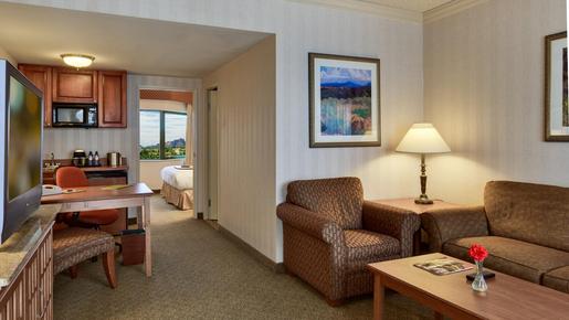 DoubleTree Suites by Hilton Phoenix - Phoenix - Bedroom