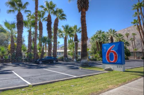 Motel 6 Palm Springs E East Palm Canyon - Palm Springs - Building