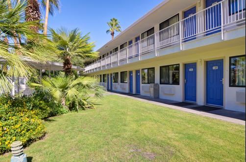 Motel 6 Palm Springs E East Palm Canyon - Palm Springs - Building
