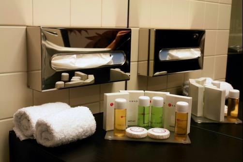Ramada Plaza Bucharest Convention Center - Bucharest - Bathroom