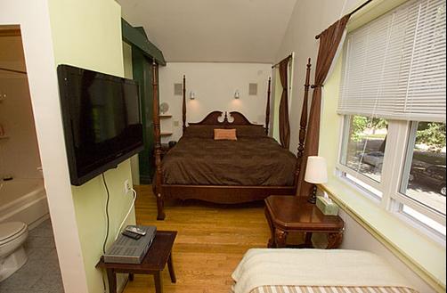 Ray's Bucktown Bed and Breakfast - Chicago - Bedroom