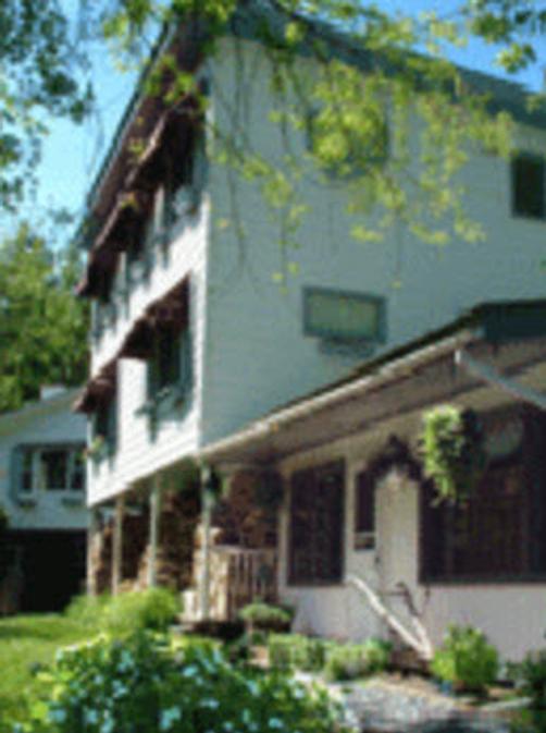 Sugartree Inn - Warren - Building
