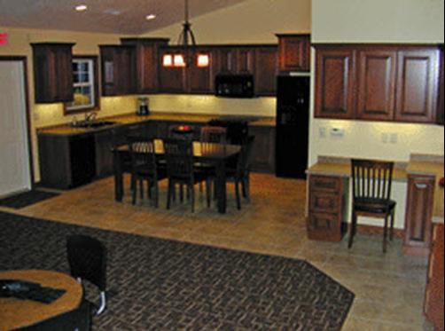 Maple Tree Inn - Whitehall - Kitchen