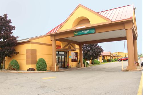 Quality Inn Airport - Buffalo - Building