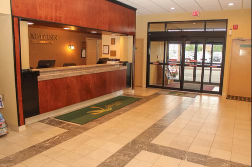 Quality Inn Airport - Buffalo - Building