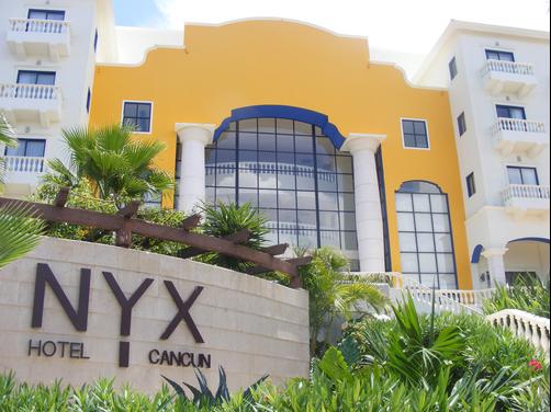 NYX HOTEL CANCUN - Cancun - Building