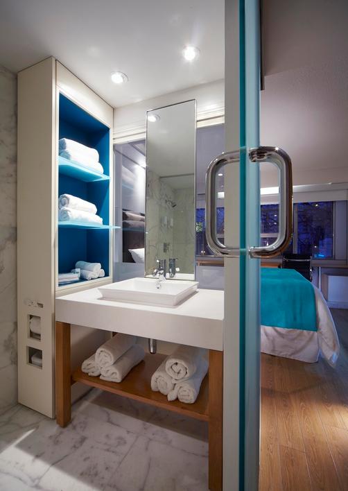 Bond Place Hotel - Toronto - Bathroom