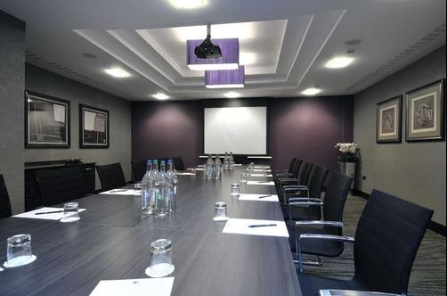 DoubleTree by Hilton Hotel London - West End - London - Conference room