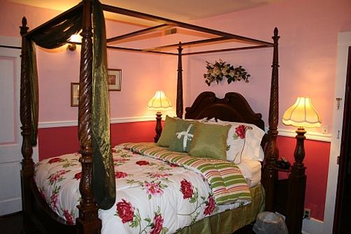 The Olde Mill Inn Bed and Breakfast - Cumberland Gap - Bed