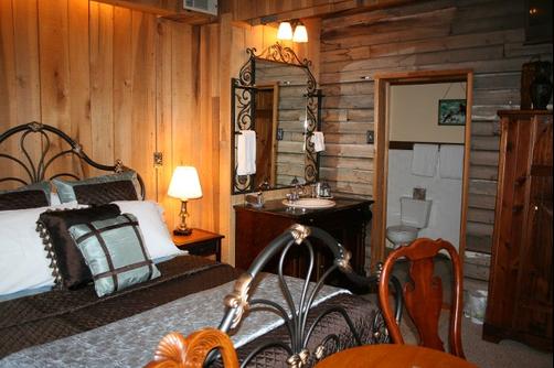 The Olde Mill Inn Bed and Breakfast - Cumberland Gap - Bedroom