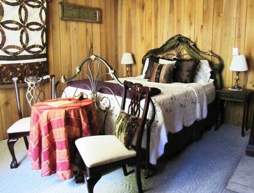The Olde Mill Inn Bed and Breakfast - Cumberland Gap - Bedroom