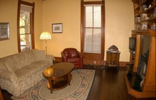 Brava House Bed And Breakfast - Austin - Living room