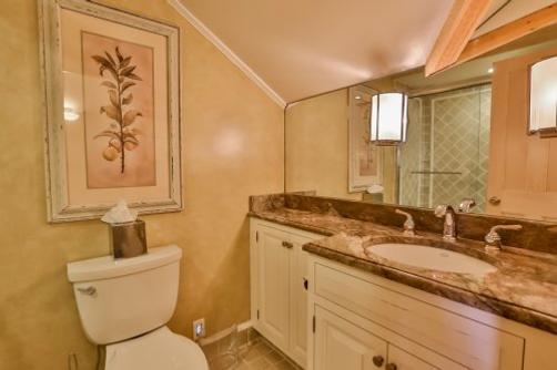 Orchard Street Inn - Stonington - Bathroom