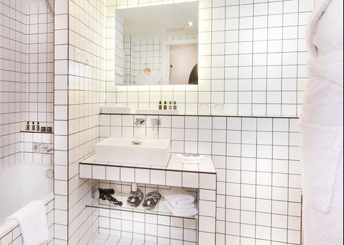 La Maison Champs Elysees - Paris - Bathroom