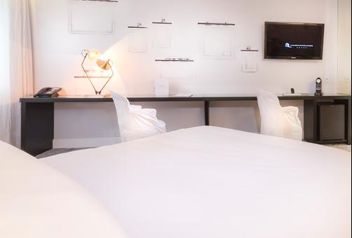 La Maison Champs Elysees - Paris - Bedroom