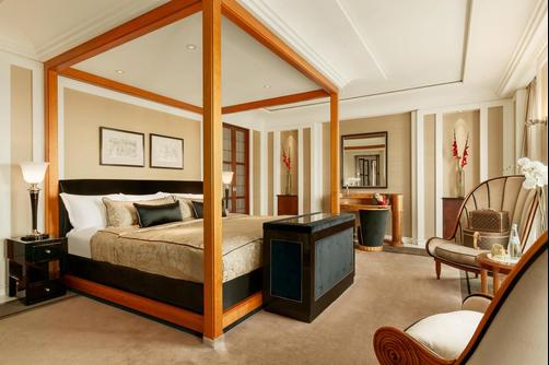 Hotel Adlon Kempinski - Berlin - King bedroom