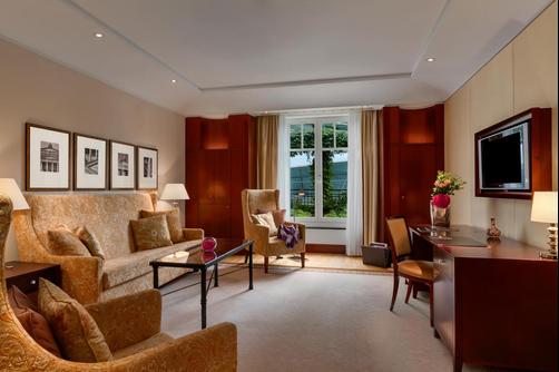 Hotel Adlon Kempinski - Berlin - Bedroom