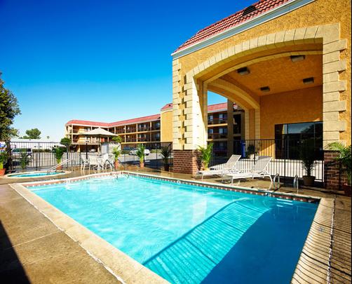 Portola Inn and Suites - Buena Park - Building