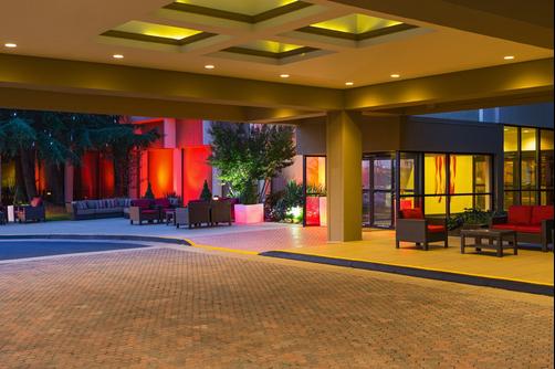 Washington Dulles Airport Marriott - Sterling - Outdoor view